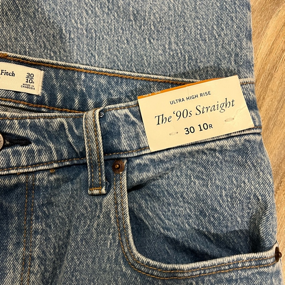 Women’s 90s straight leg Abercrombie jeans